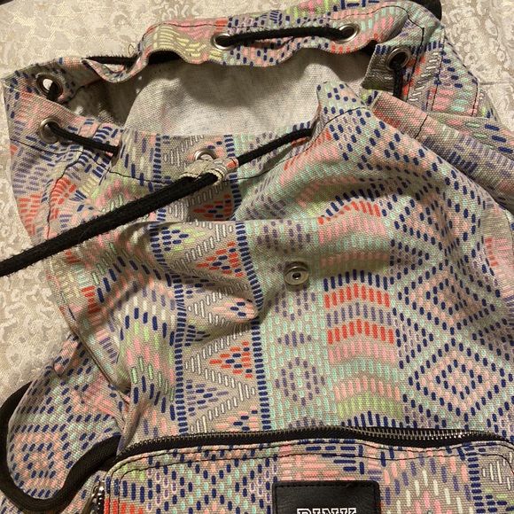 VS PINK drawstring backpack - Picture 3 of 3